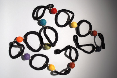 Loop necklace