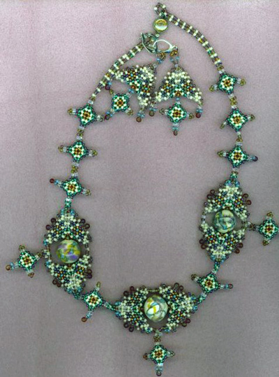 Bead necklace